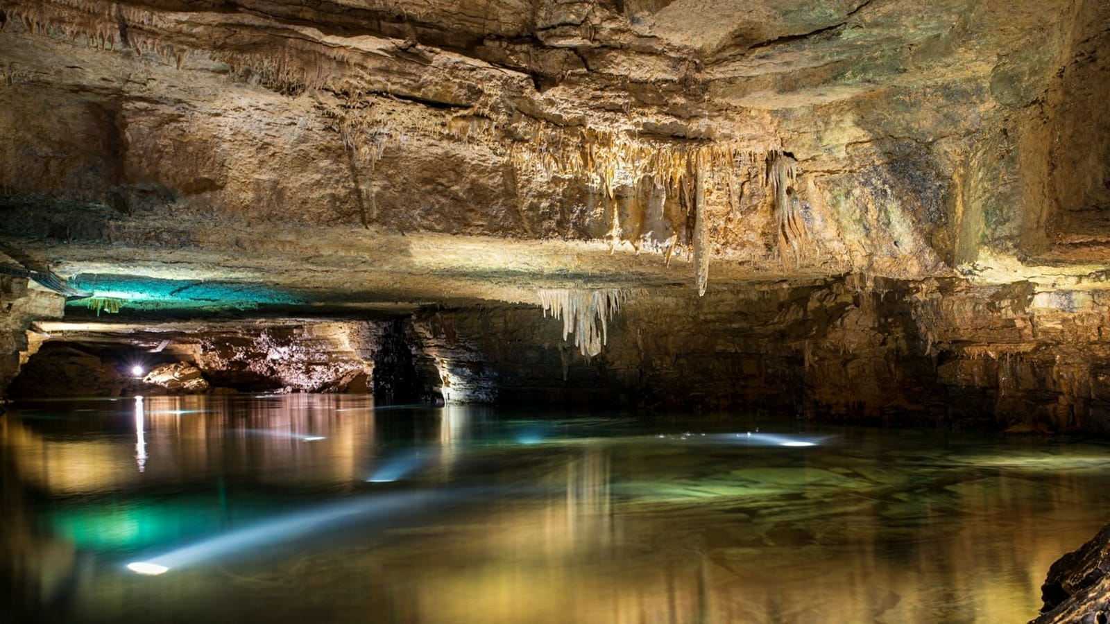 Les Grottes de Bèze